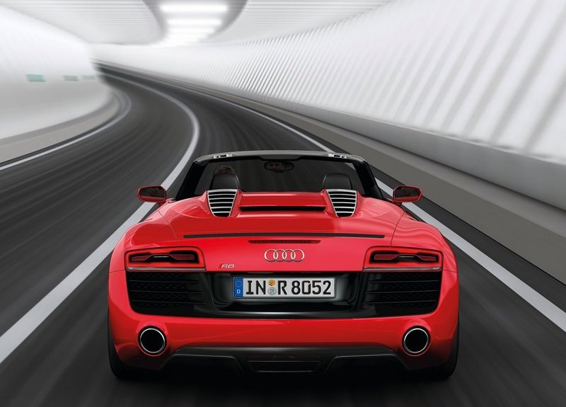 Topcars Arabe Audi R8 V10 Spyder 2014