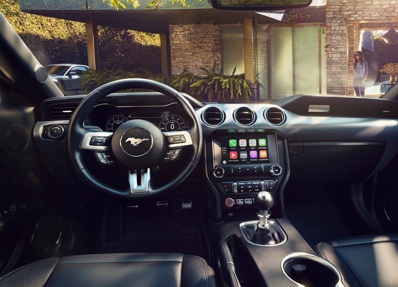فورد موستنج 2018 من الداخل.jpg