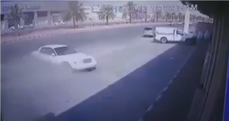 كاميرا مراقبة تسجل حادث مميت بالسعودية | ArabGT