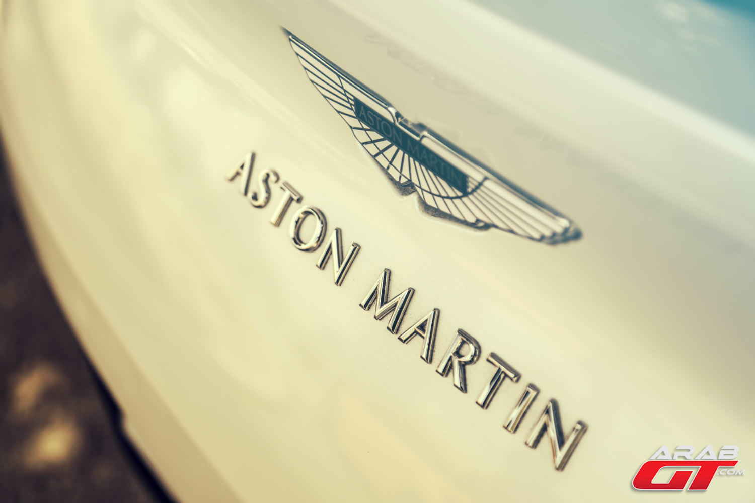 استون مارتن DB11 V8 2018 تحت تجربة عرب جي تي في دبي مع ...